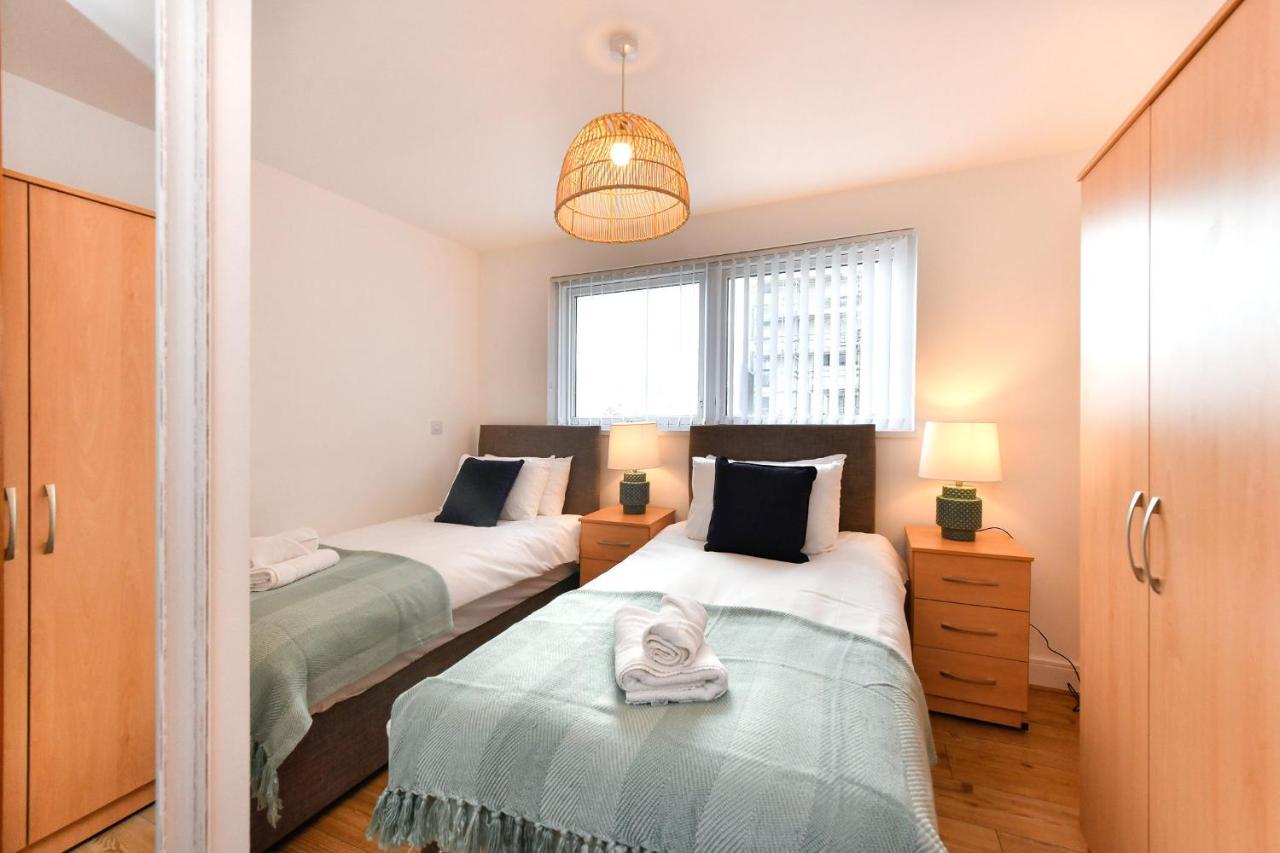 Just Stay Wales - Meridian Wharf, Marina View - 2 Bed Apartment 스완지 외부 사진