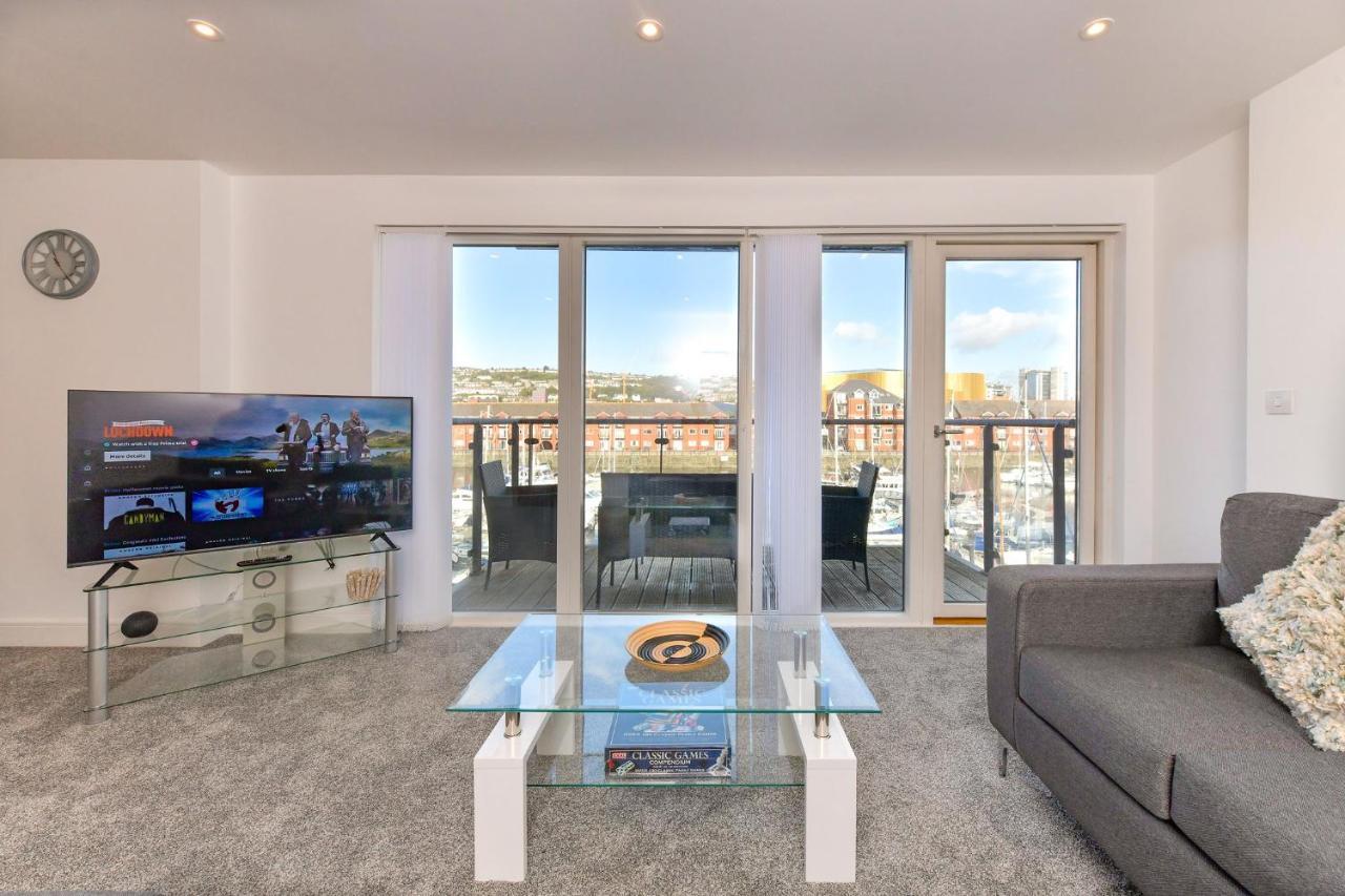 Just Stay Wales - Meridian Wharf, Marina View - 2 Bed Apartment 스완지 외부 사진