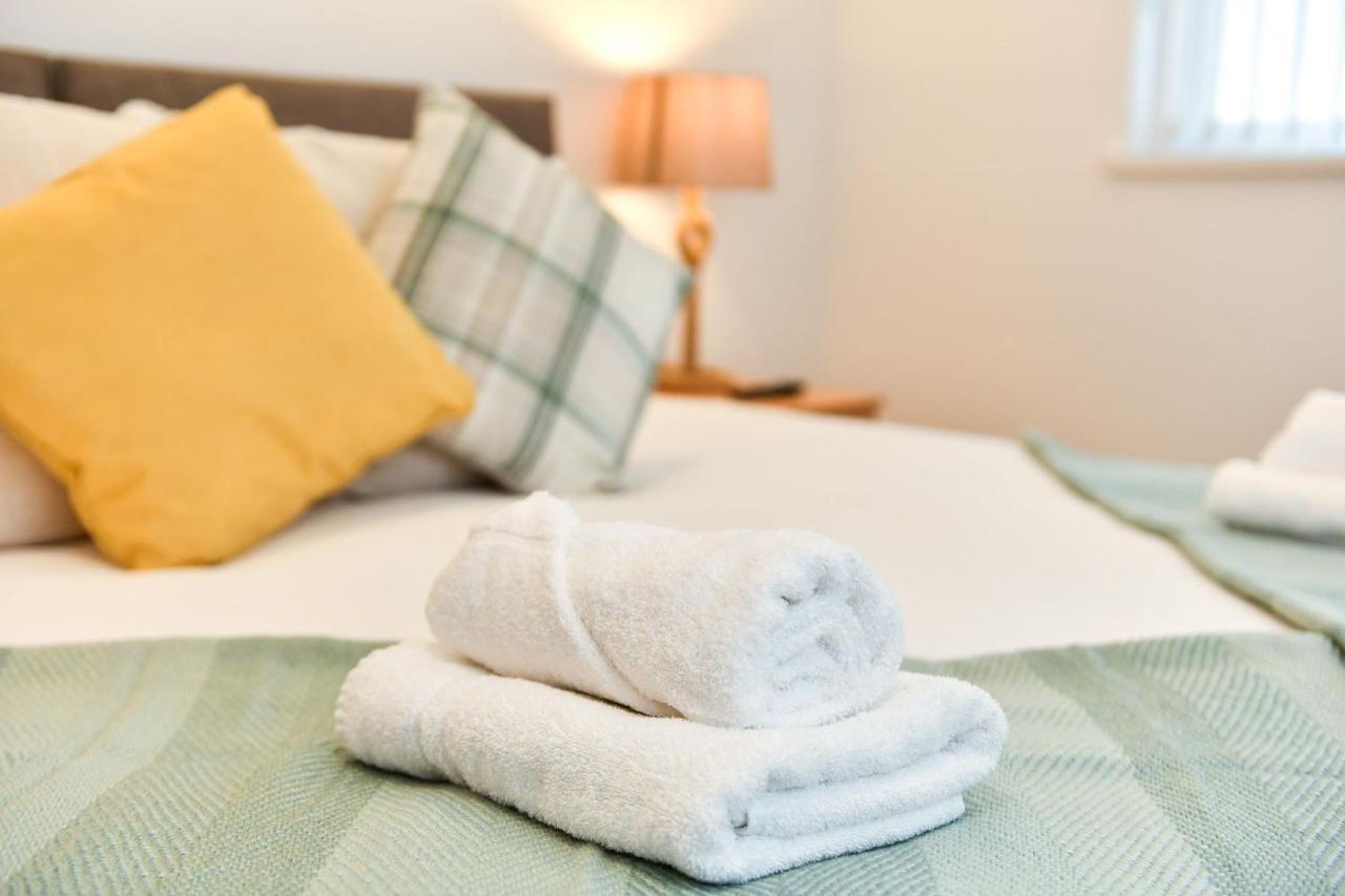 Just Stay Wales - Meridian Wharf, Marina View - 2 Bed Apartment 스완지 외부 사진