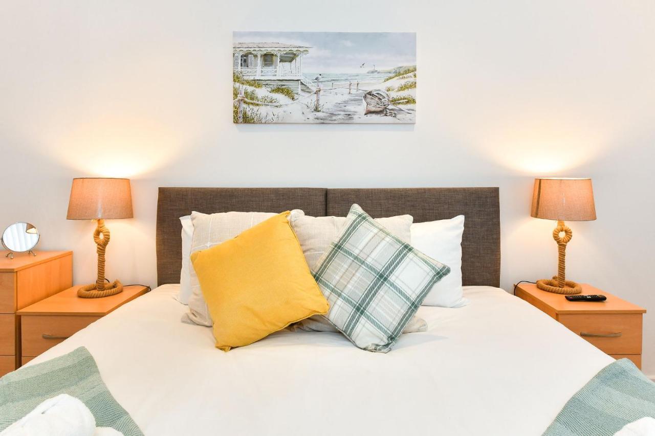 Just Stay Wales - Meridian Wharf, Marina View - 2 Bed Apartment 스완지 외부 사진