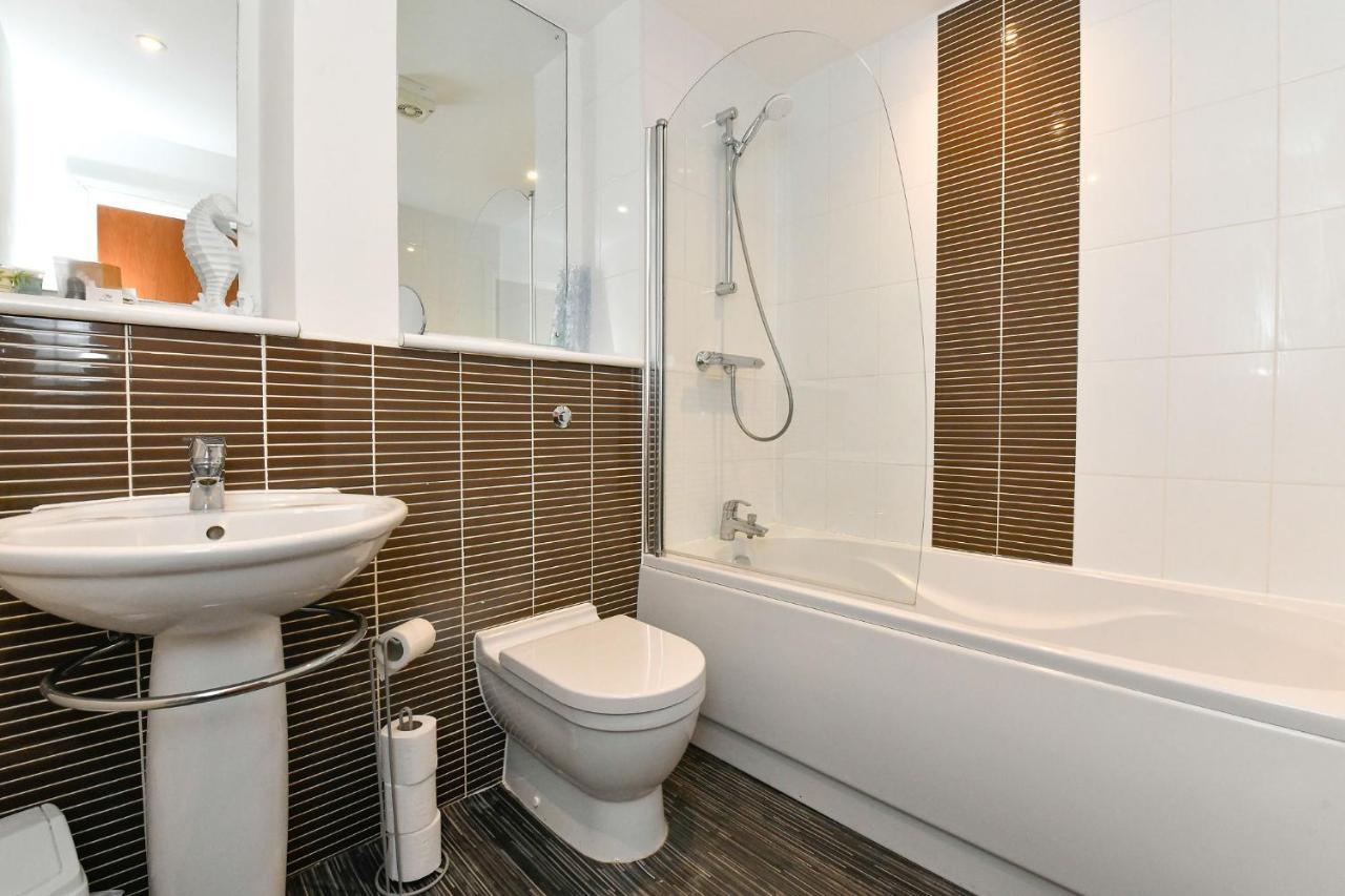 Just Stay Wales - Meridian Wharf, Marina View - 2 Bed Apartment 스완지 외부 사진