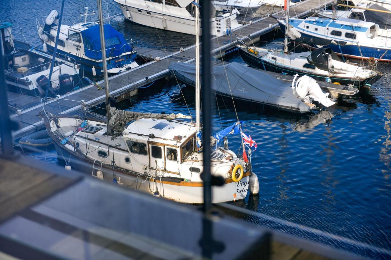Just Stay Wales - Meridian Wharf, Marina View - 2 Bed Apartment 스완지 외부 사진